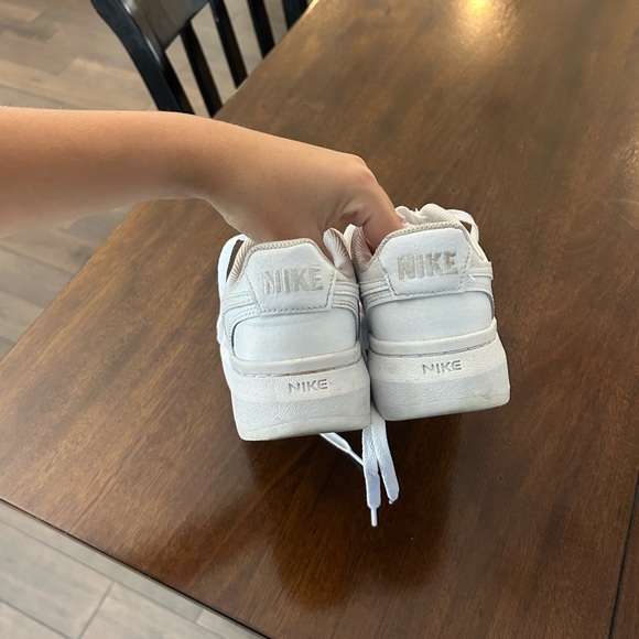 Nike white Women’s court vision Alta sneakers - Picture 2 of 7